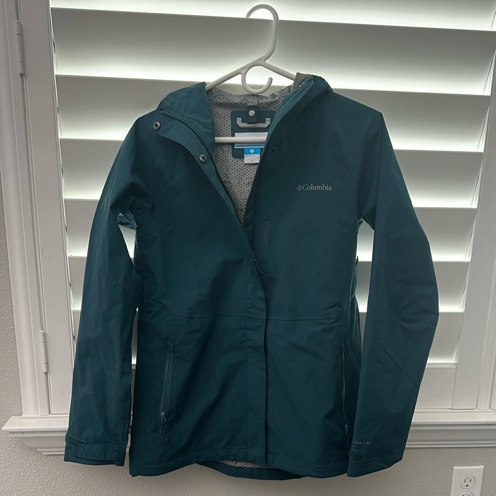 Columbia Rain Jacket with Fitted Design